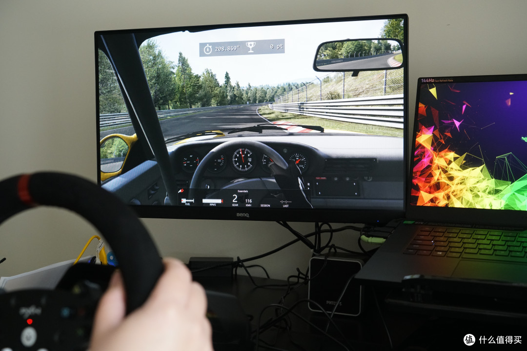 ���ٹ�·����ģ��(Highway Car Simulator)���Զ˷����̼�ʻ��ͼ