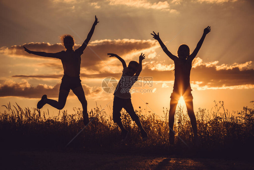 ����8���°�����ͼ���԰� ��׿��