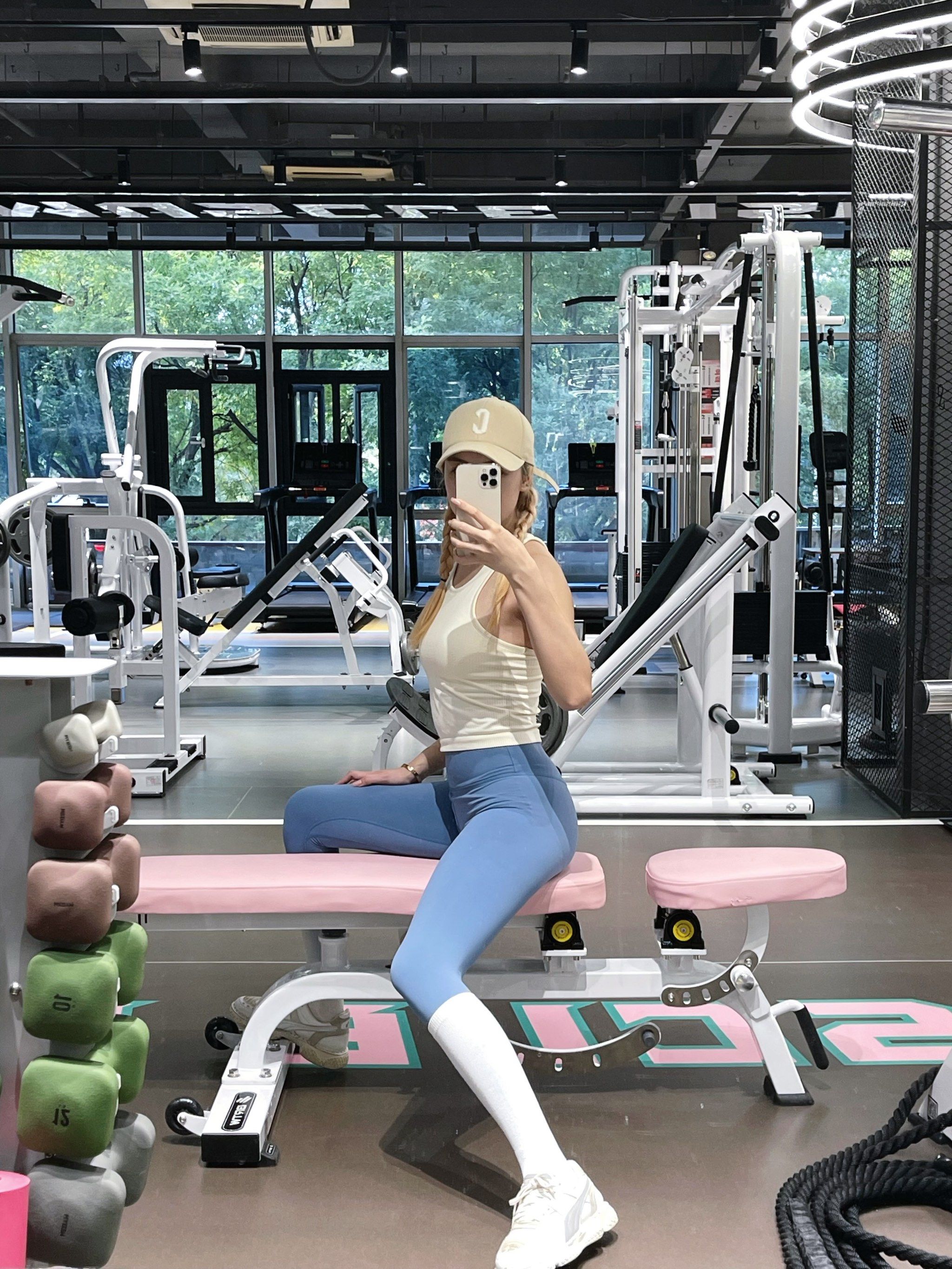 �����˶���ֽ�����ʵ������ͼ