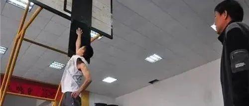 �����˶���Ծ�������� �̼������߿�ѧ����