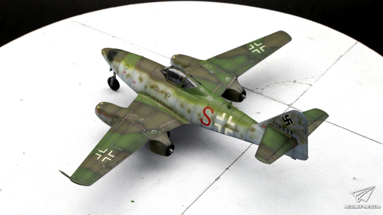 �����жӶ�ս���г�ͻ �¾�Fw190��Me262��ʷͿװ