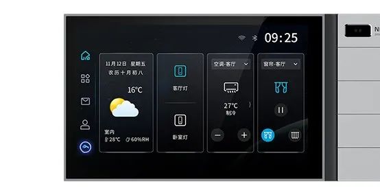 迪惟智能智能中控主机与面板开关细节图